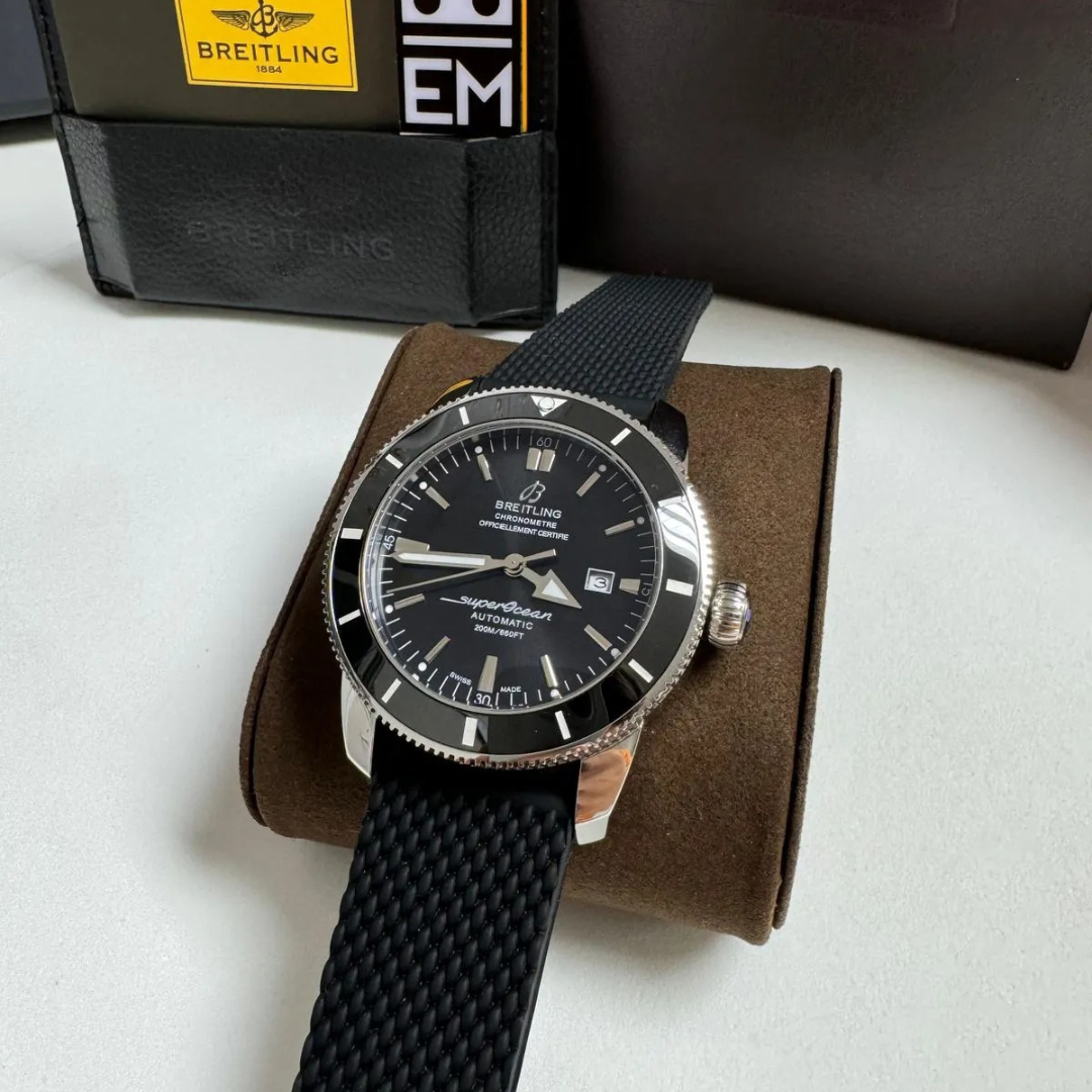 Breitling Superocean Automatic Schwarz