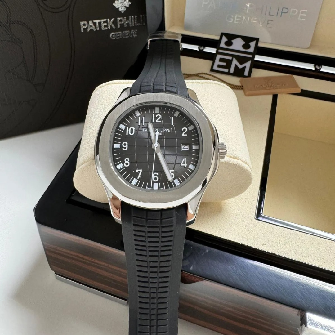 Patek Philippe Aquanaut Schwarz Automatik 42 mm