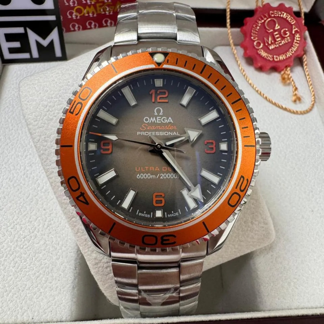 Omega Seamaster Ultra Deep – Orange/Stahl