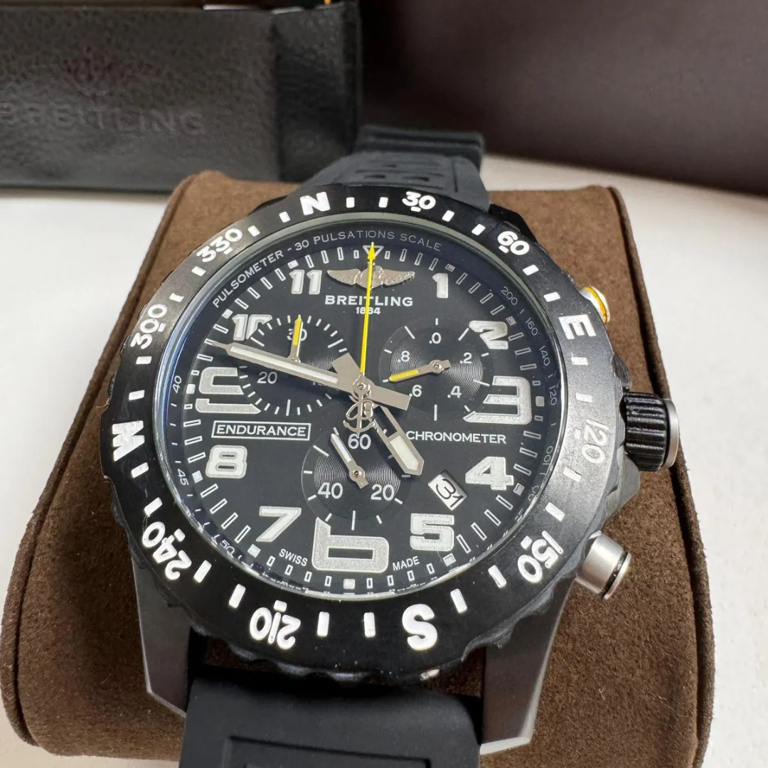 Breitling Endurance Pro Schwarz