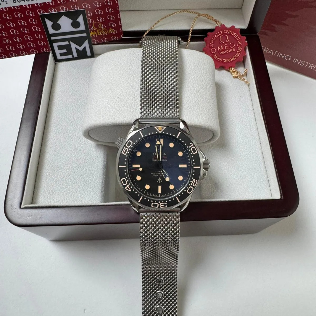 Omega Seamaster 300M Diver „007 Edition“ – Schwarz / Meshband Edelstahl