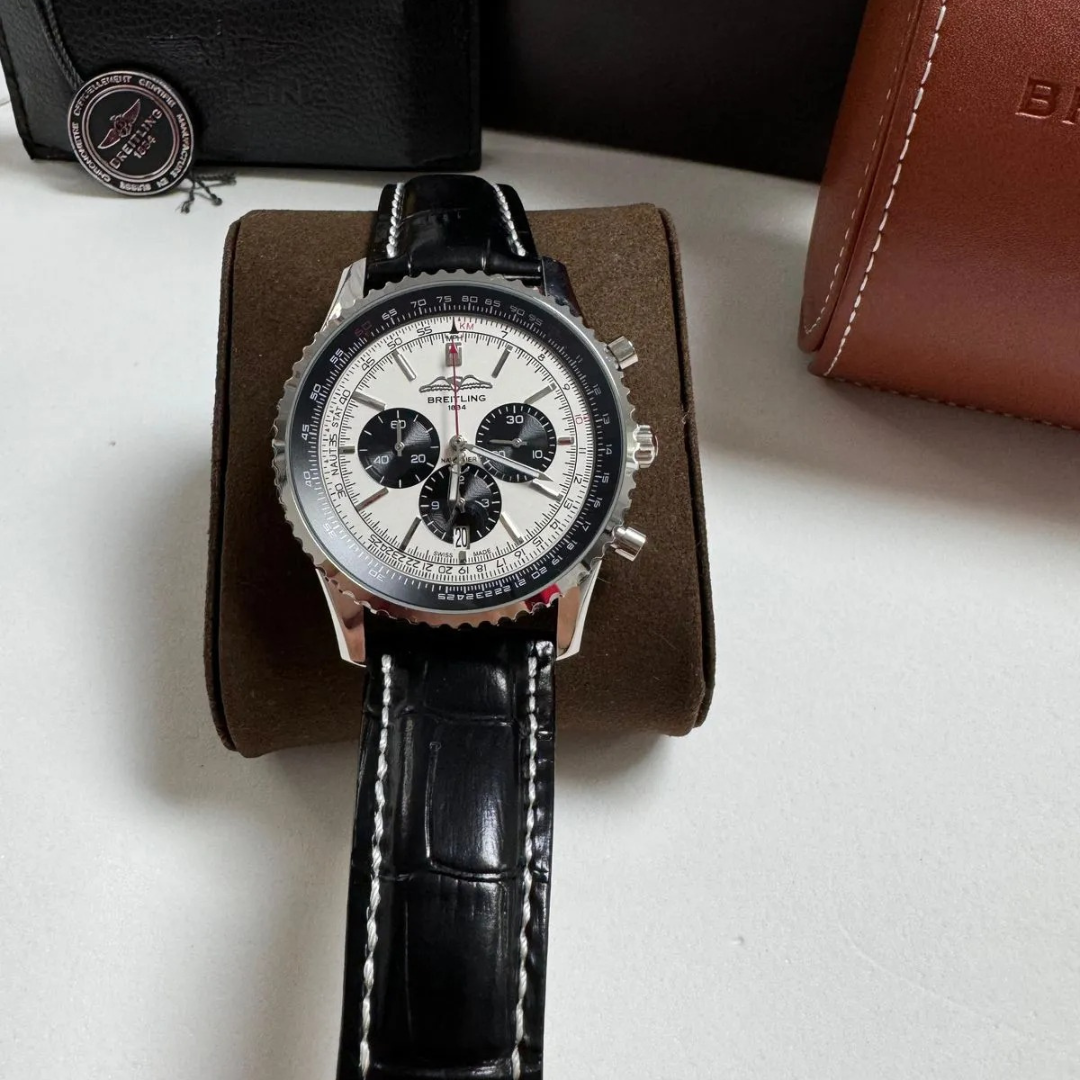 Breitling Navitimer Chronograph Edelstahl Schwarz/Weiß