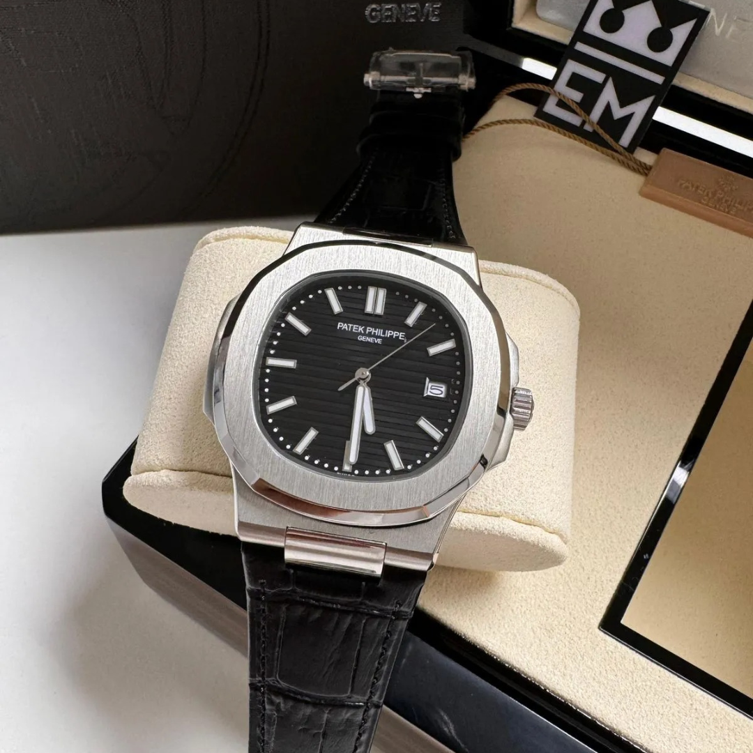 Patek Philippe Nautilus Schwarz Automatik