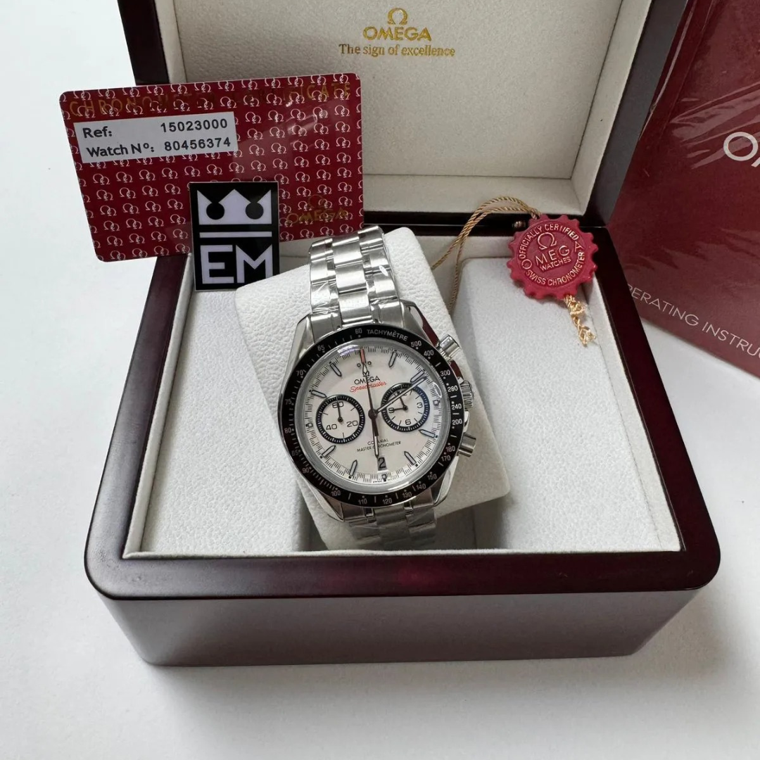 Omega Speedmaster „Co-Axial Master Chronometer“ – Weißes Zifferblatt | Edelstahlarmband
