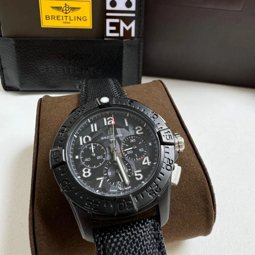 Breitling Avenger Schwarz Chronograph
