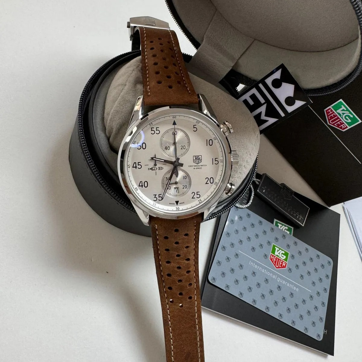 TAG Heuer Carrera Chronograph Klassisch Weiß Lederband