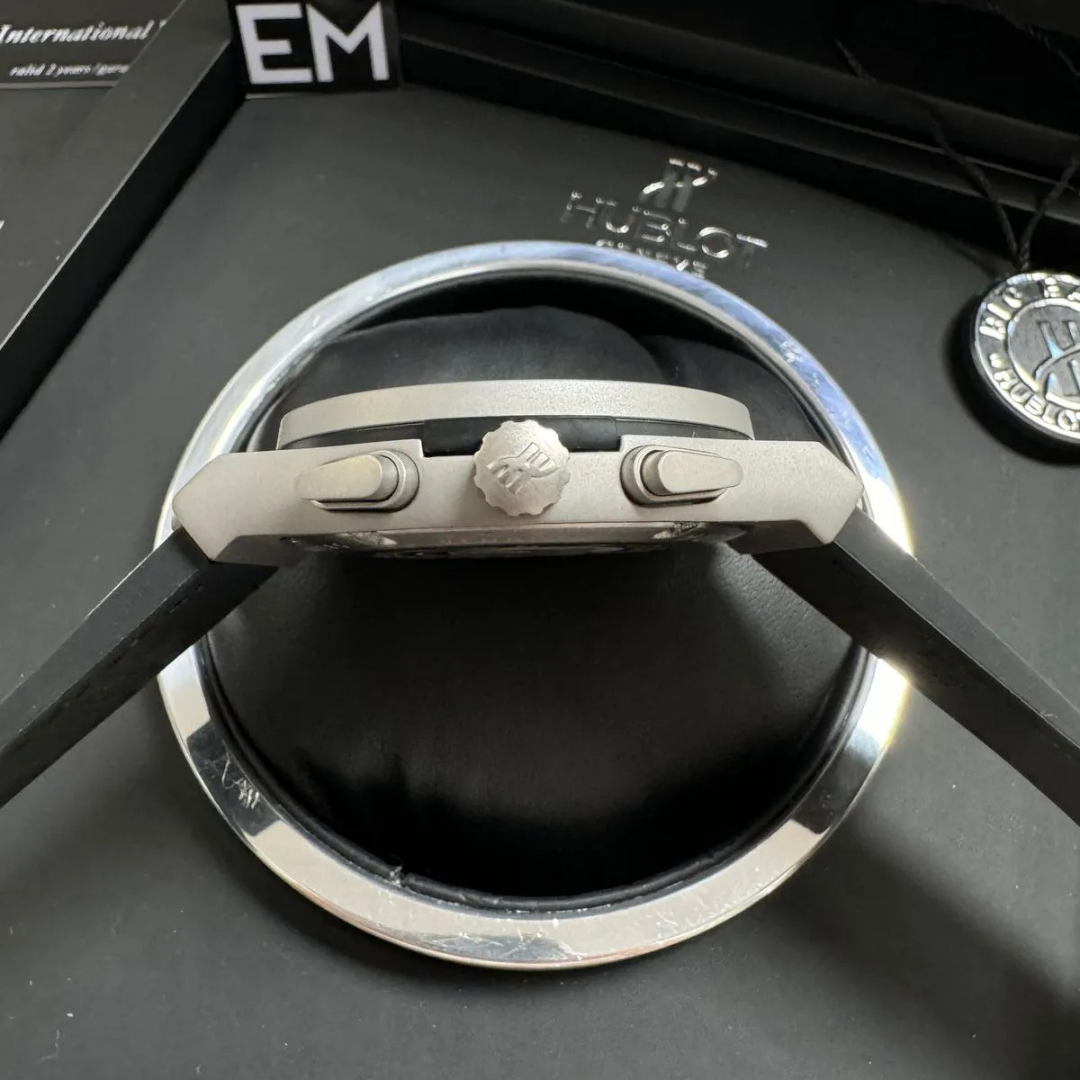 Hublot Classic Fusion Grau Chronograph