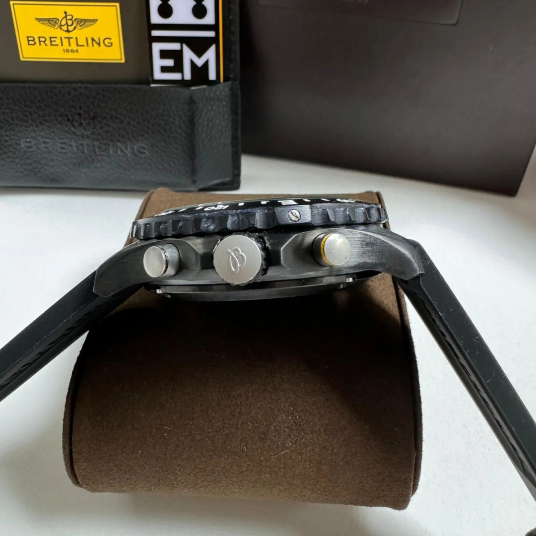 Breitling Endurance Pro Schwarz