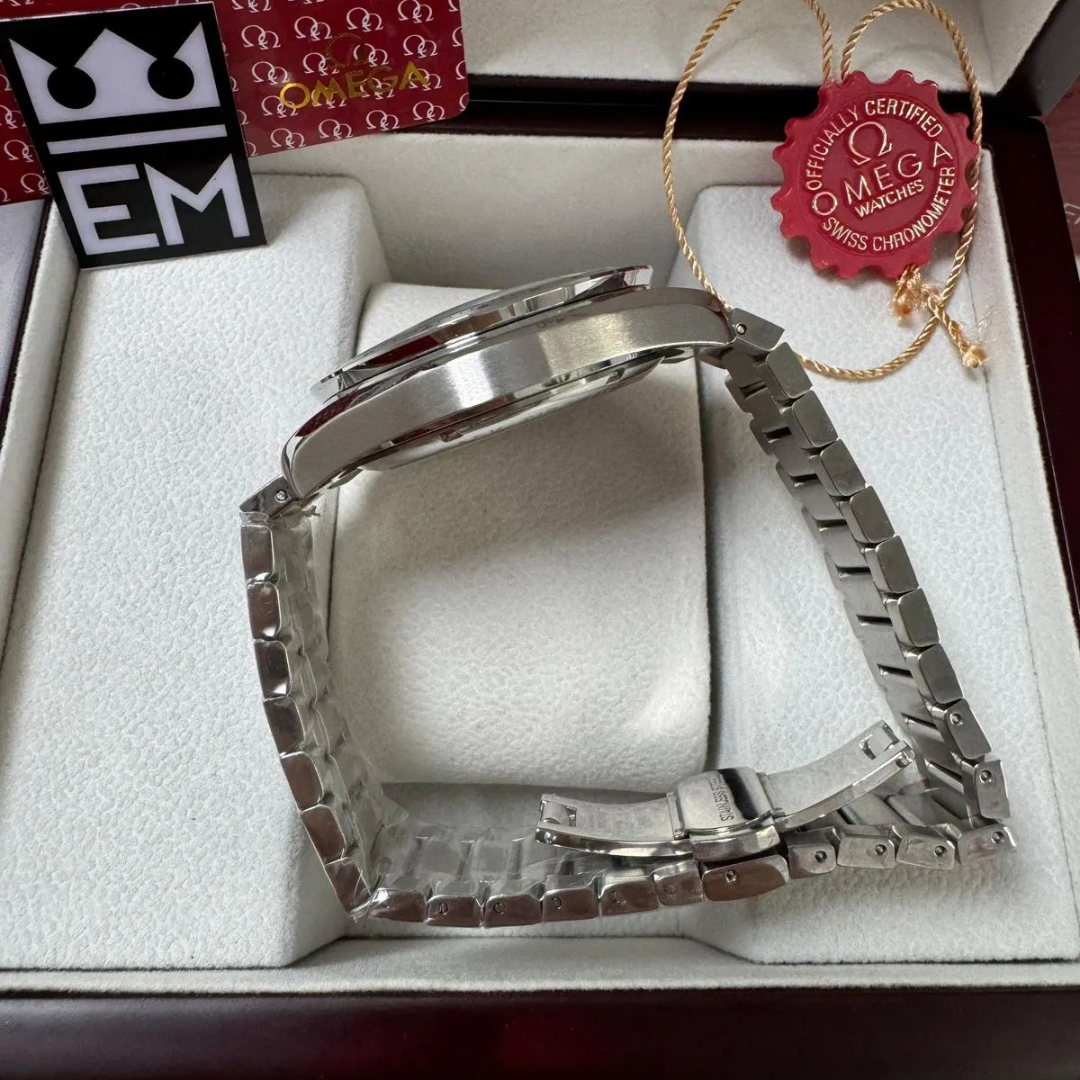 Omega Speedmaster Dunkler Vintage-Stahl