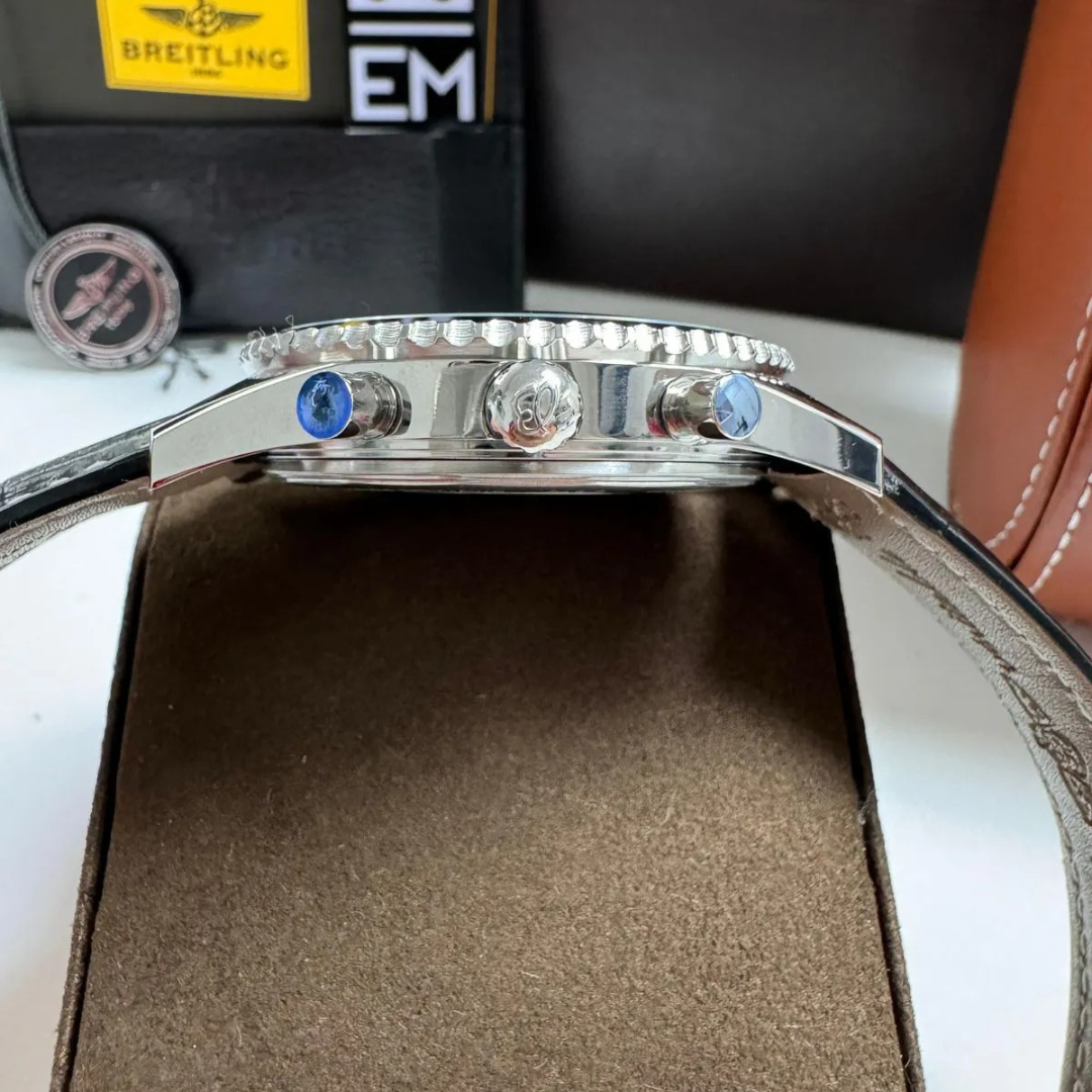 Breitling Navitimer Chronograph Edelstahl Schwarz/Weiß