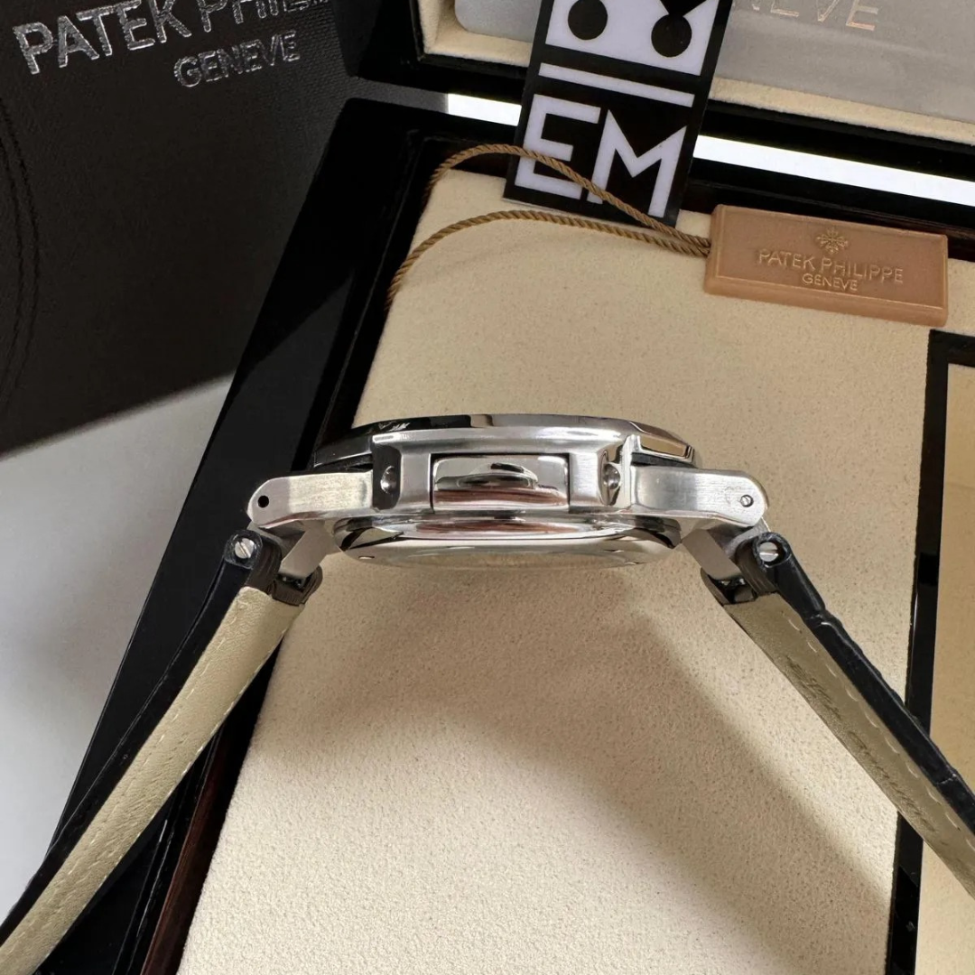 Patek Philippe Nautilus Schwarz Automatik