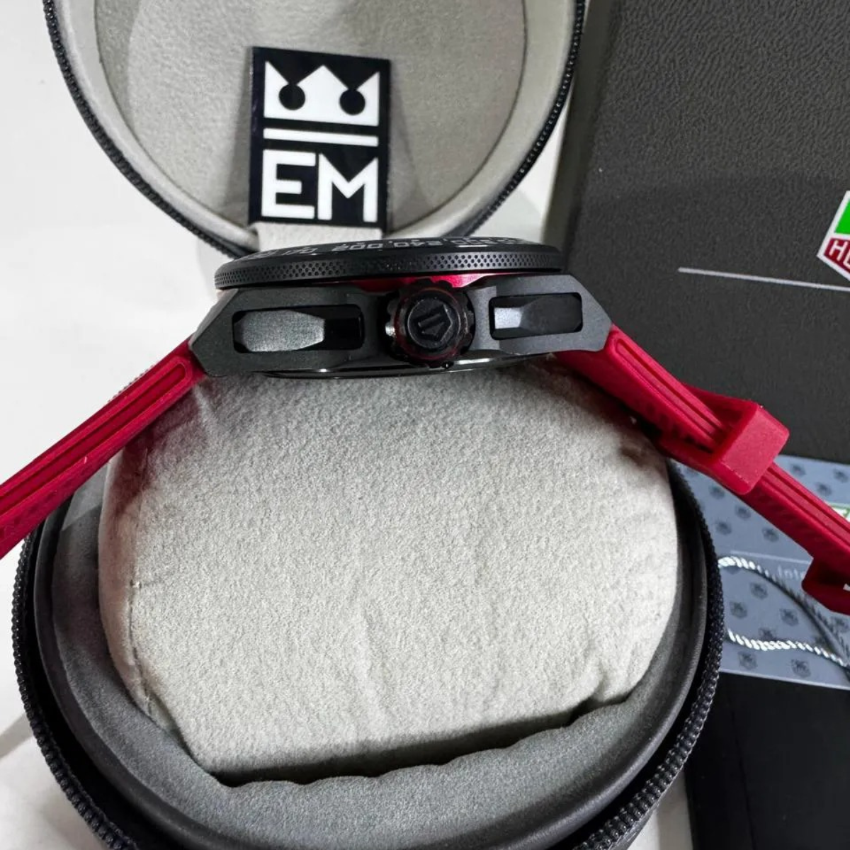 TAG Heuer Formula 1 Automatik Chronograph – Schwarz Rot mit Rotem Kautschukband