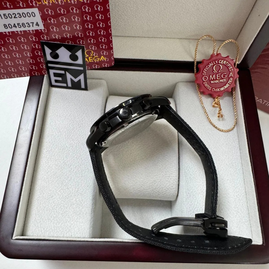 Omega Speedmaster „Dark Side of the Moon“ – Schwarz / Nylonband