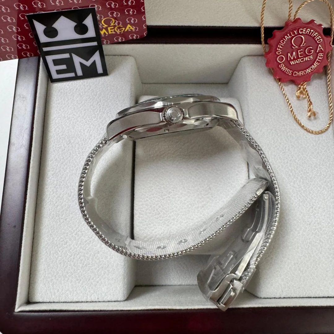 Omega Seamaster „Diver 300M“ Grün / Mesh-Armband