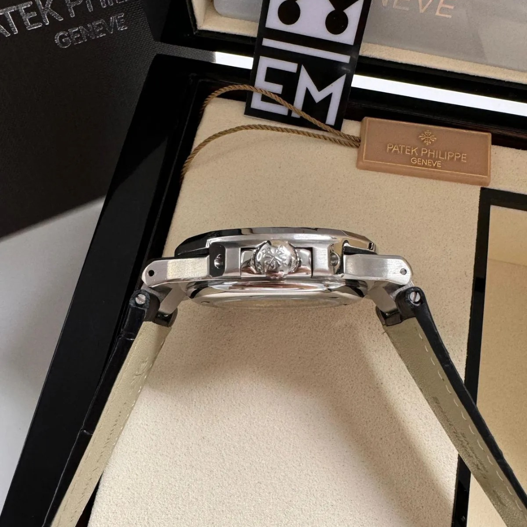 Patek Philippe Nautilus Schwarz Automatik