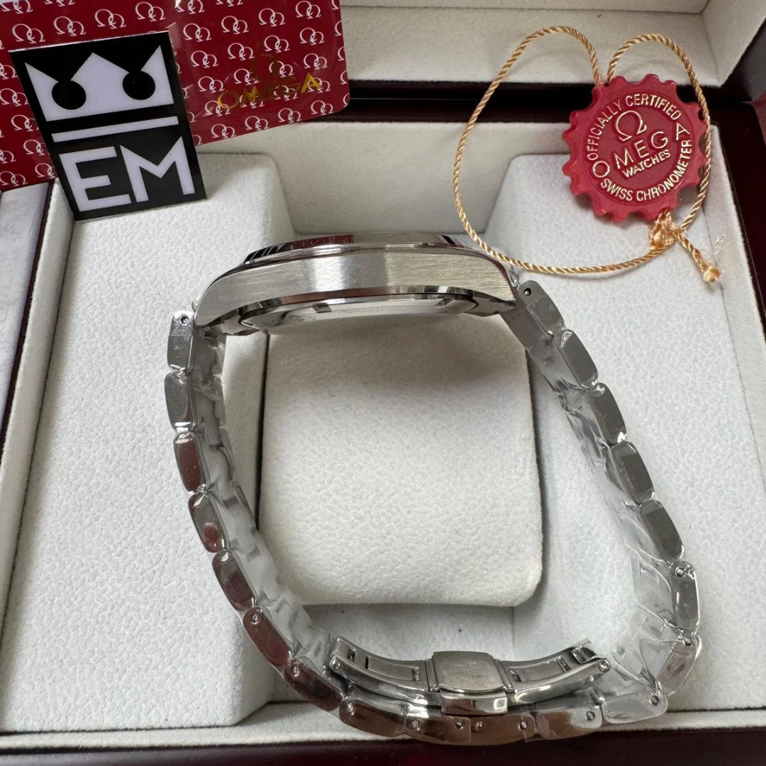 Omega Seamaster Aqua Terra > 15.000 GAUSS (Schwarzes/Zifferblatt in Gelb)