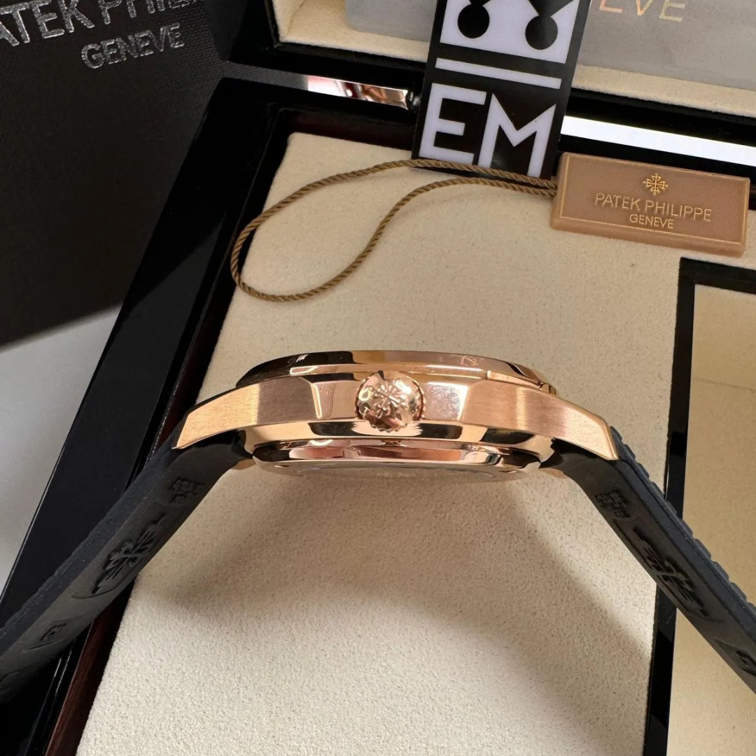 Patek Philippe Aquanaut Roségold Schwarz Automatik