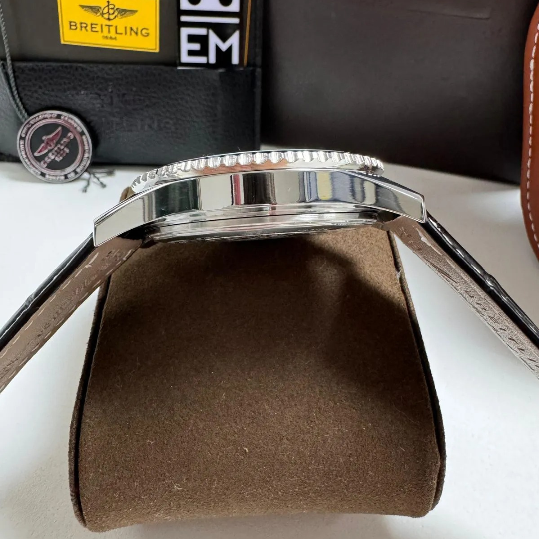 Breitling Navitimer Schwarzes Zifferblatt