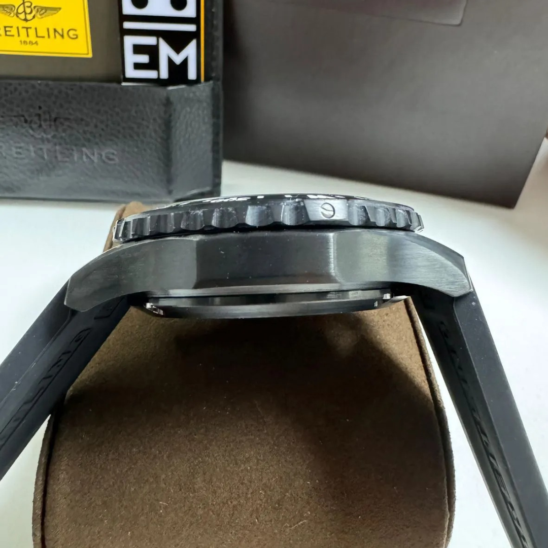 Breitling Endurance Pro Schwarz