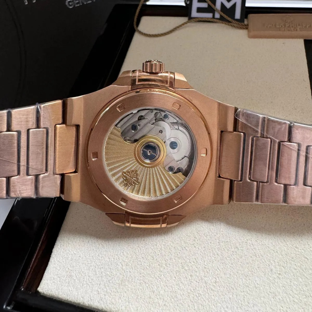 Patek Philippe Nautilus Grün – Jahreskalender & Mondphase Automatik