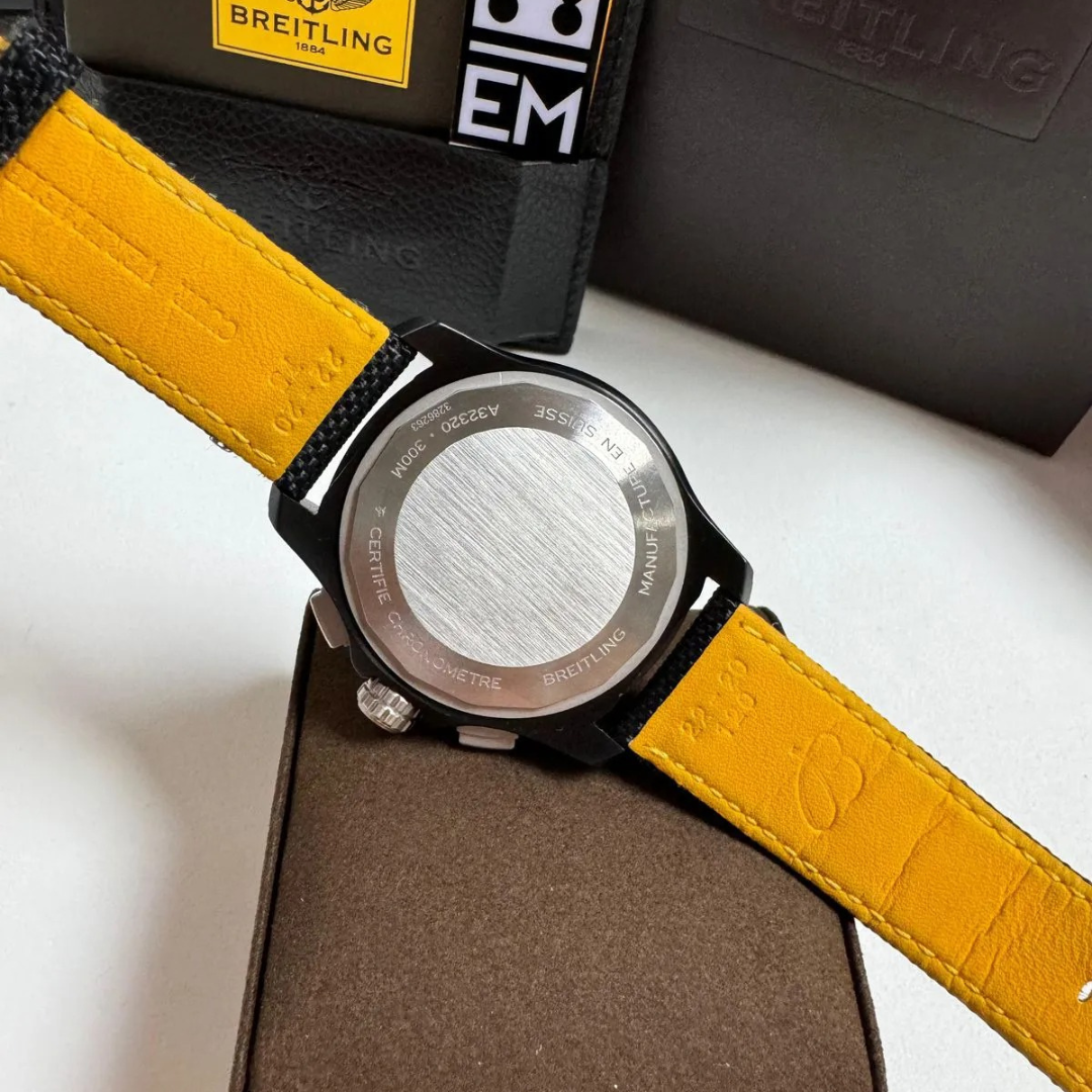 Breitling Avenger Schwarz Chronograph