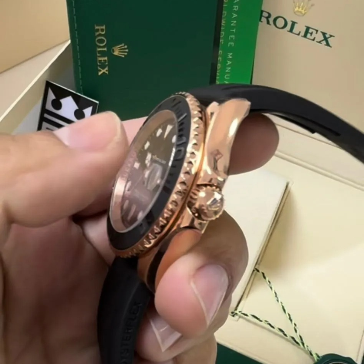 Rolex Yacht-Master 40 – Schwarzes Zifferblatt – Oysterflex