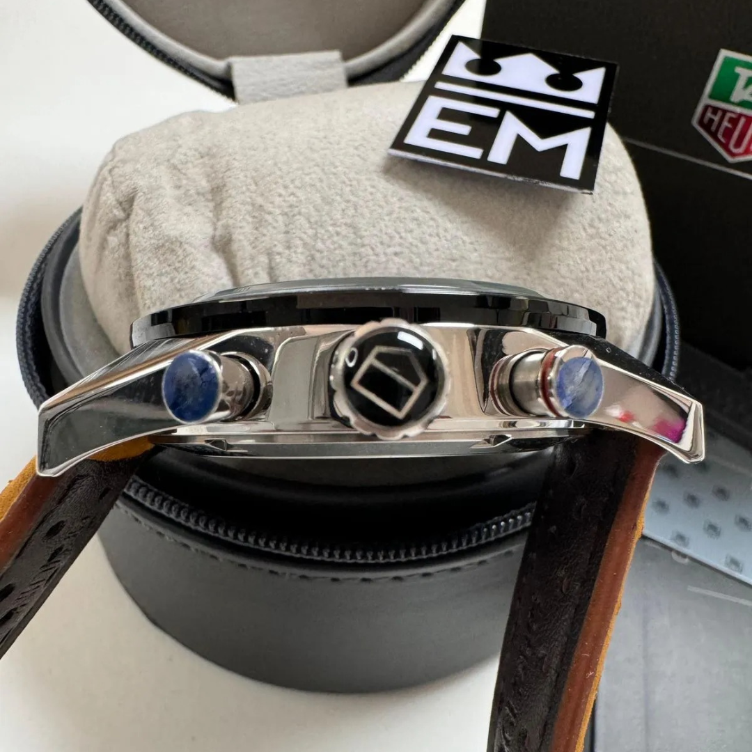 TAG Heuer Carrera Chronograph Schwarz – Automatik | Wildlederarmband