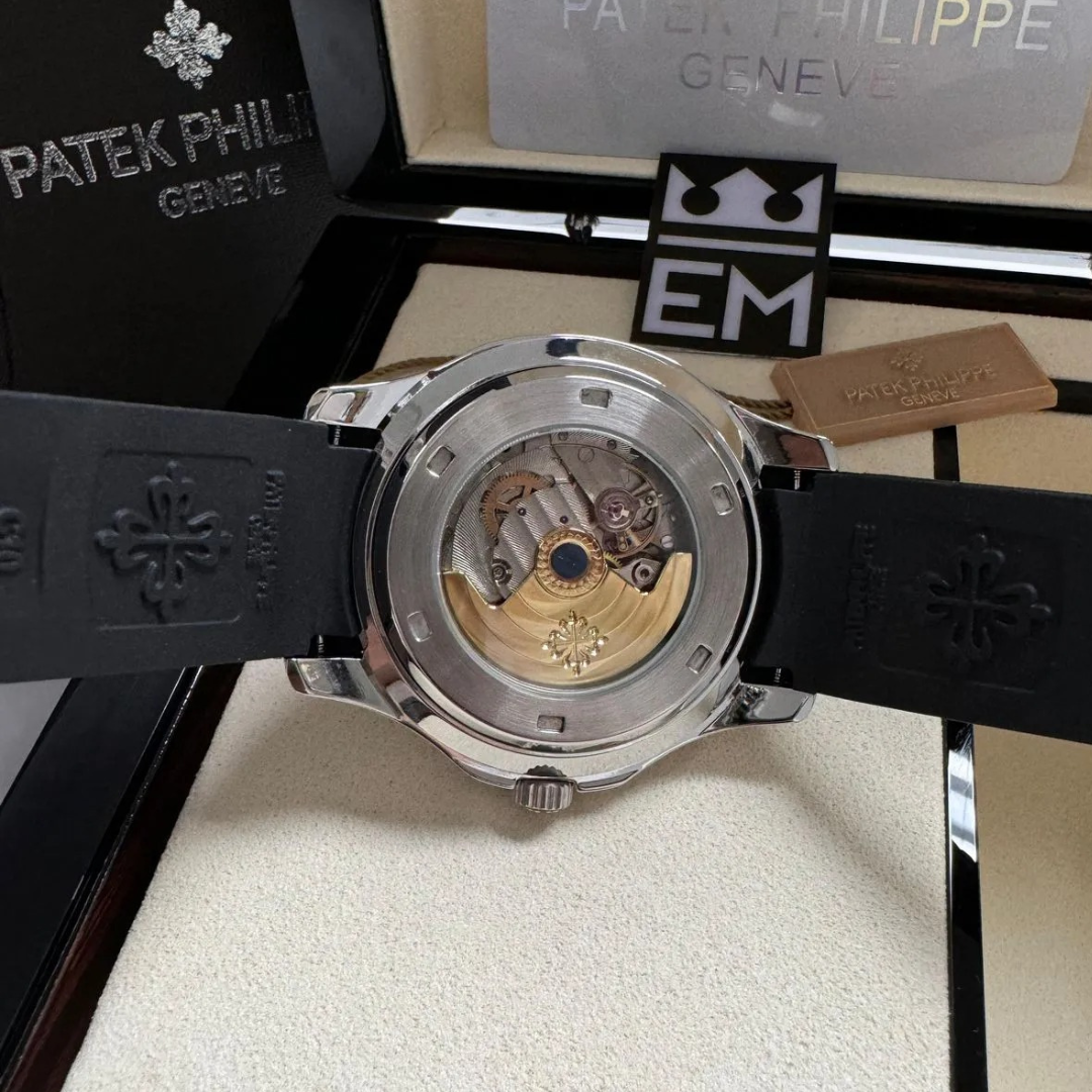 Patek Philippe Aquanaut Schwarz Automatik 42 mm