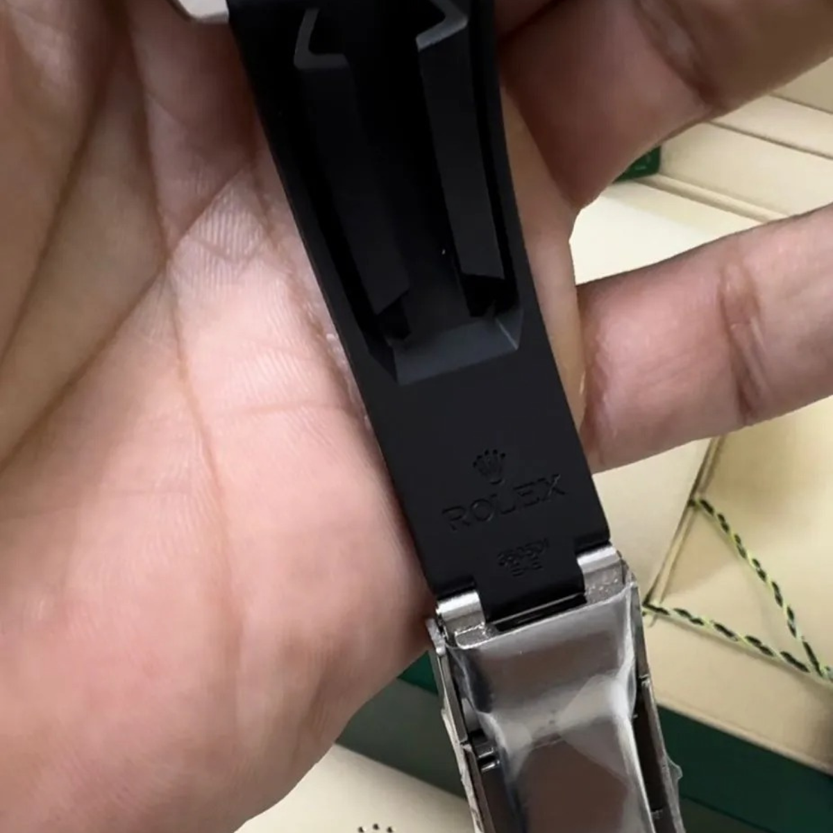 Rolex Yacht-Master 42 – Schwarzes Zifferblatt – Oysterflex