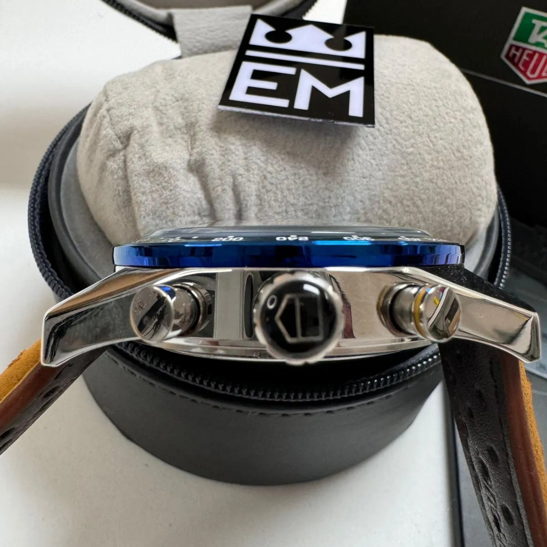 TAG Heuer Carrera Chronograph Blau – Automatik | Wildlederarmband