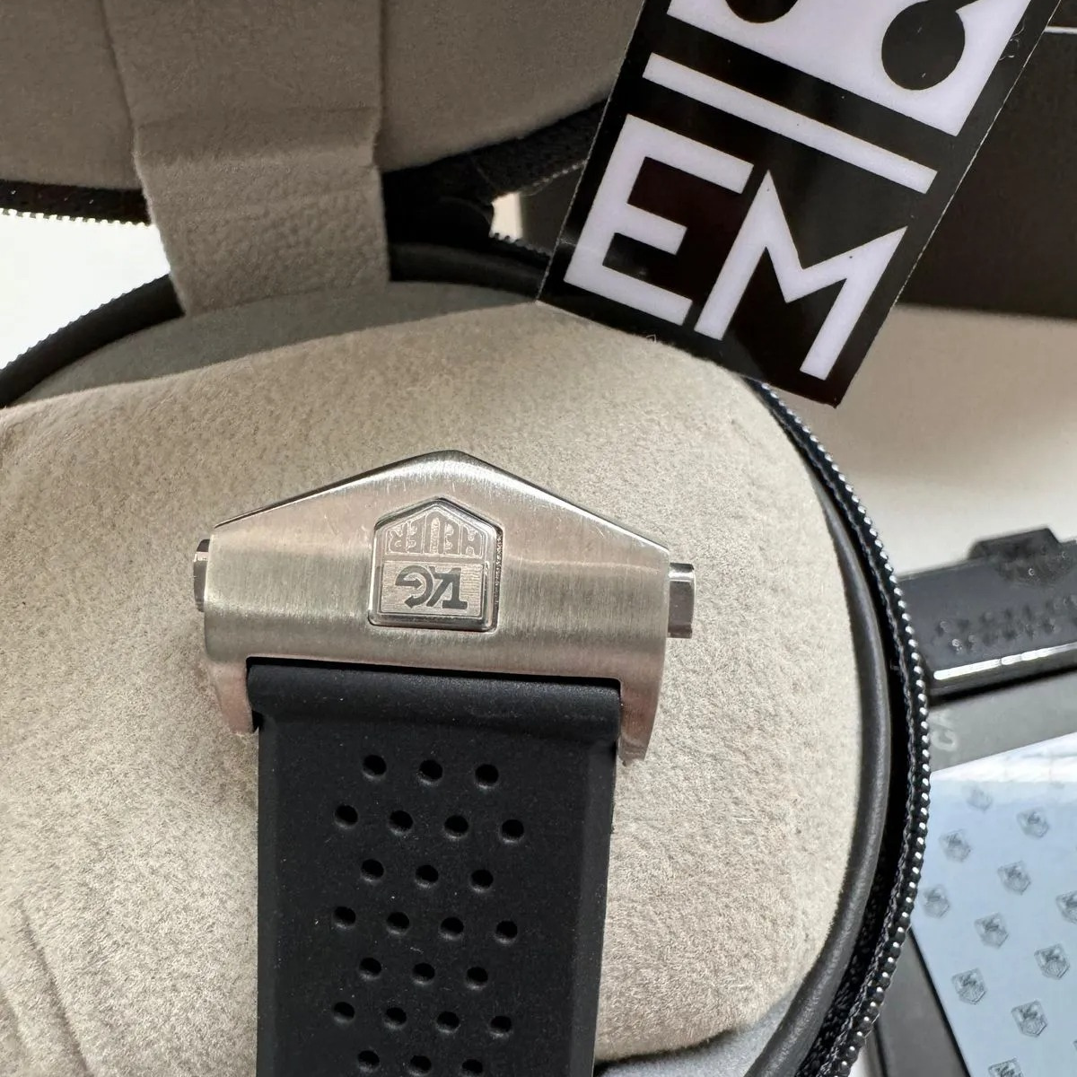 TAG Heuer Carrera Pendulum – Schwarz & Edelstahl
