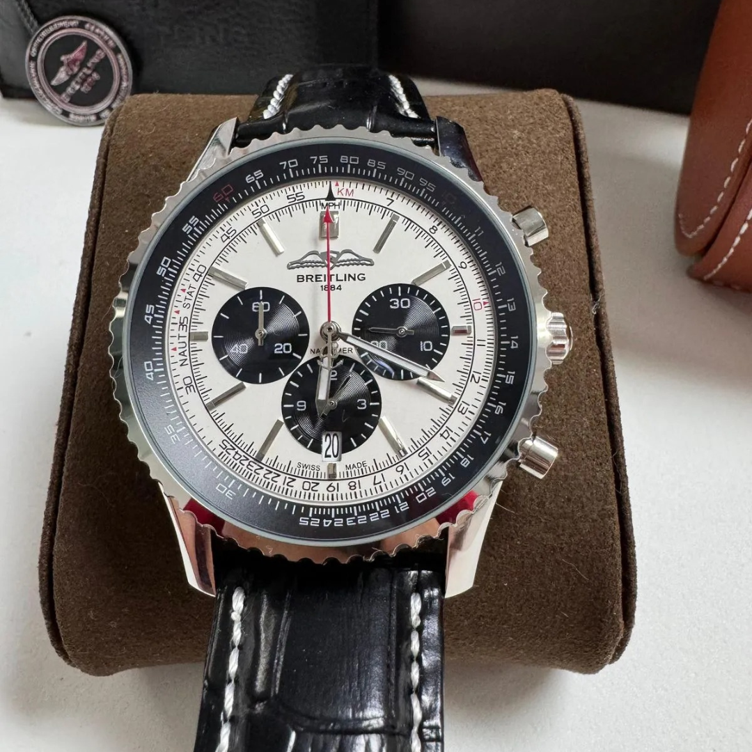 Breitling Navitimer Chronograph Edelstahl Schwarz/Weiß