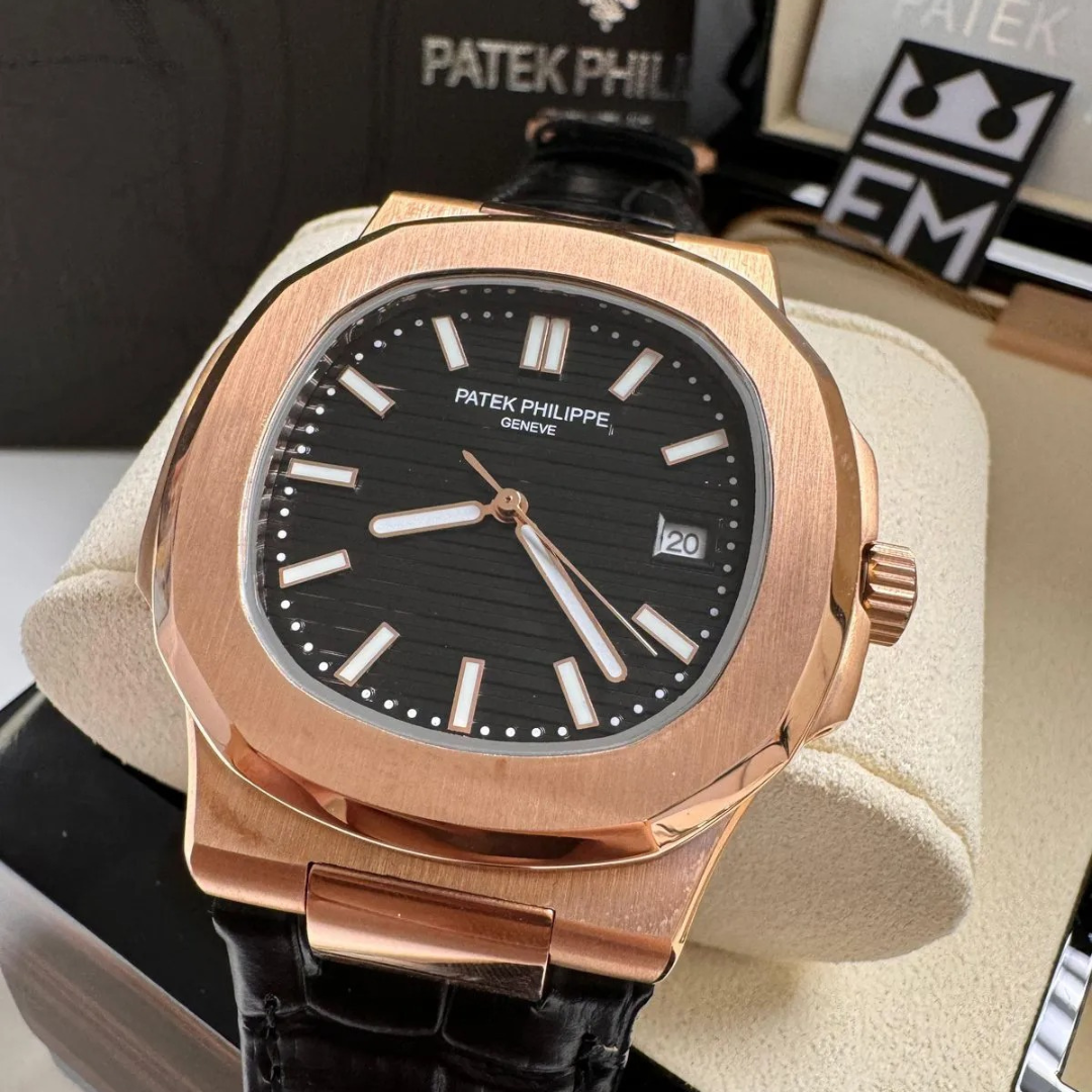Patek Philippe Nautilus Roségold Schwarz Automatik