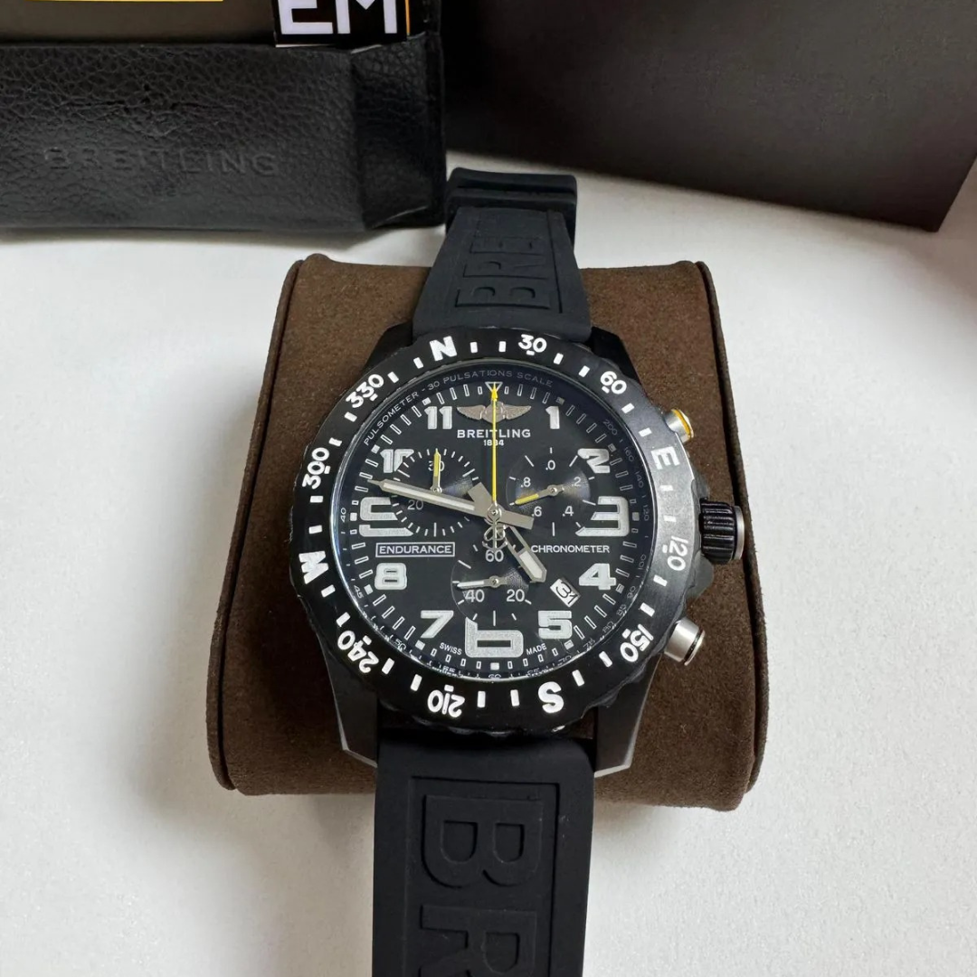 Breitling Endurance Pro Schwarz