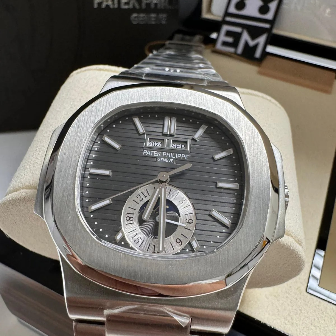 Patek Philippe Nautilus Grau – Automatik