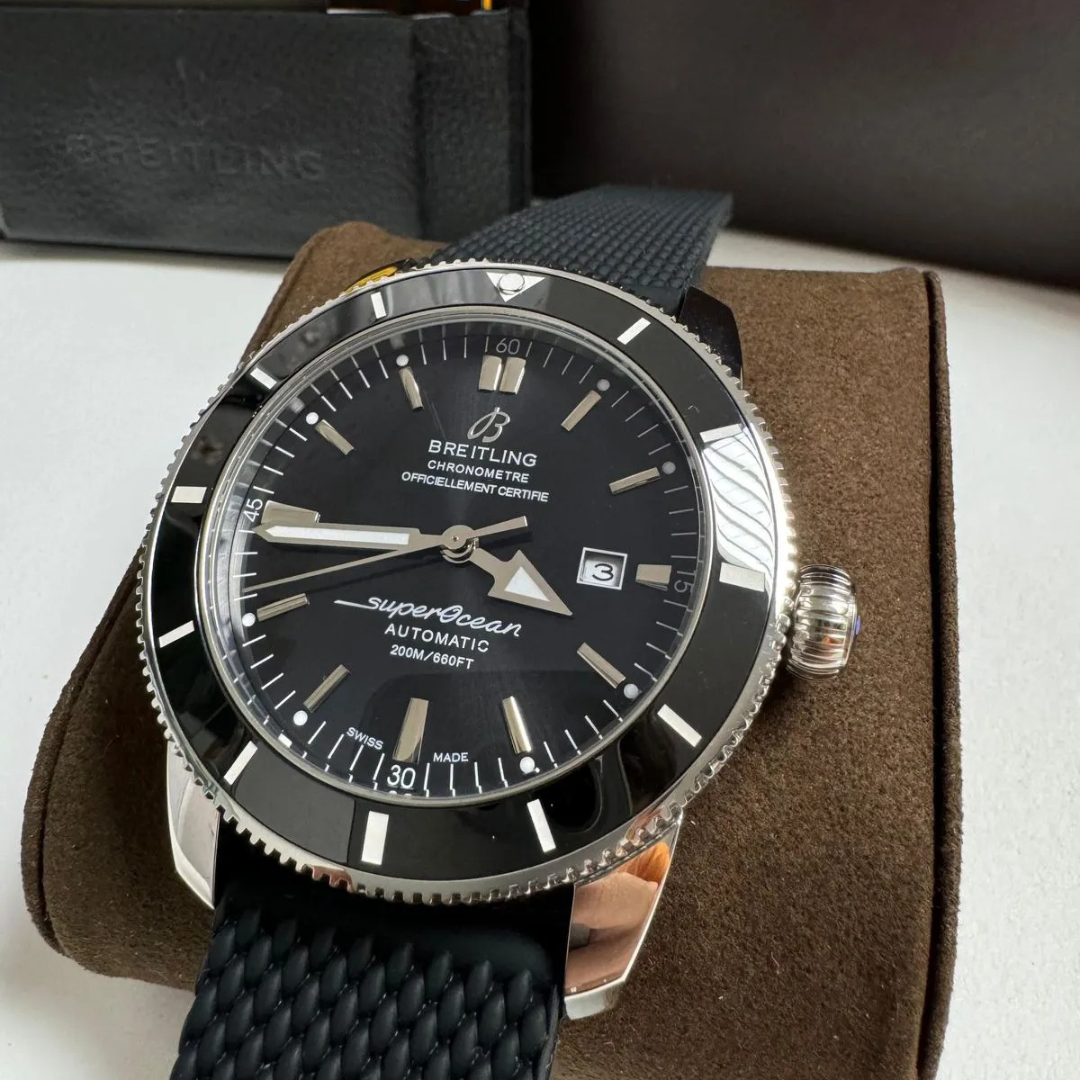 Breitling Superocean Automatic Schwarz