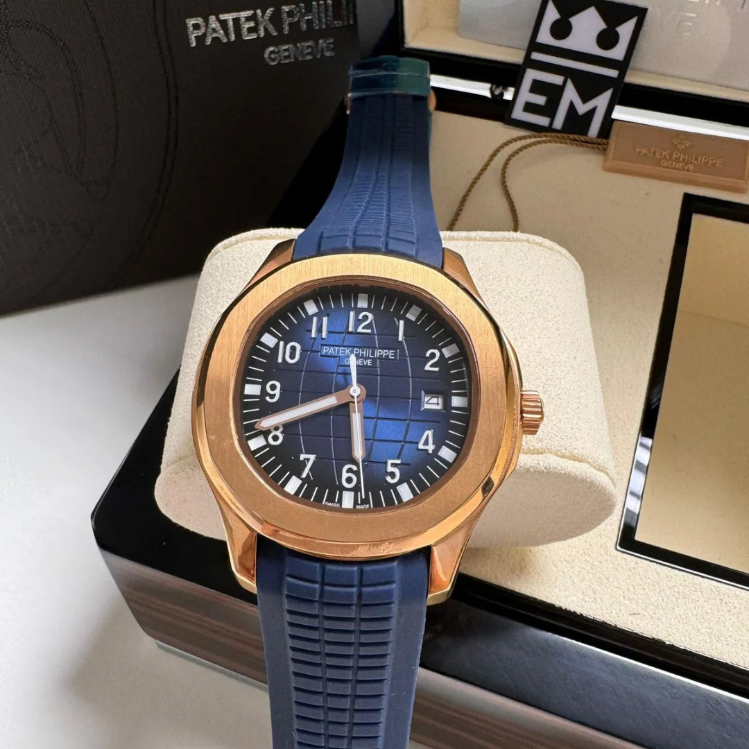 Patek Philippe Aquanaut Automatik Blau Roségold