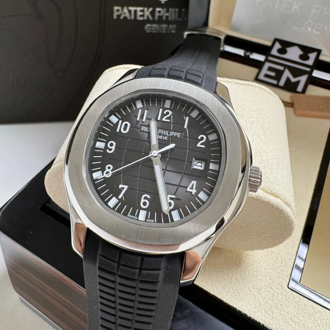 Patek Philippe Aquanaut Schwarz Automatik 42 mm