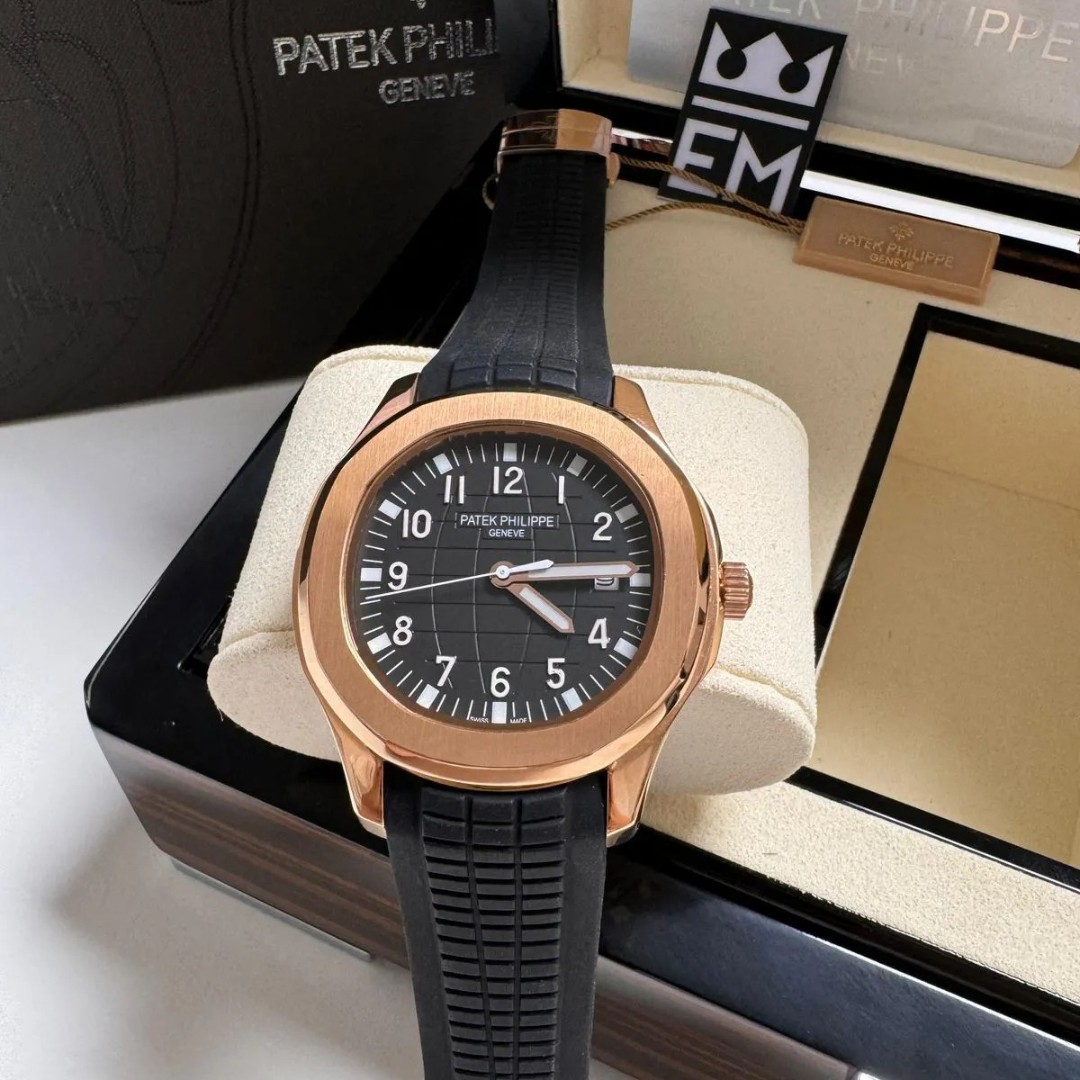 Patek Philippe Aquanaut Roségold Schwarz Automatik