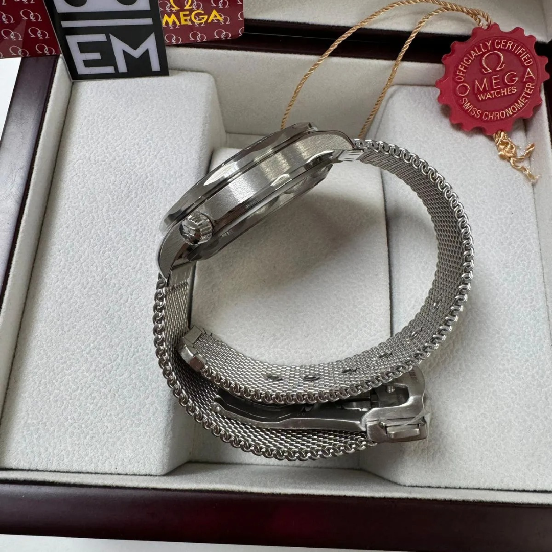 Omega Seamaster 300M Diver „007 Edition“ – Schwarz / Meshband Edelstahl