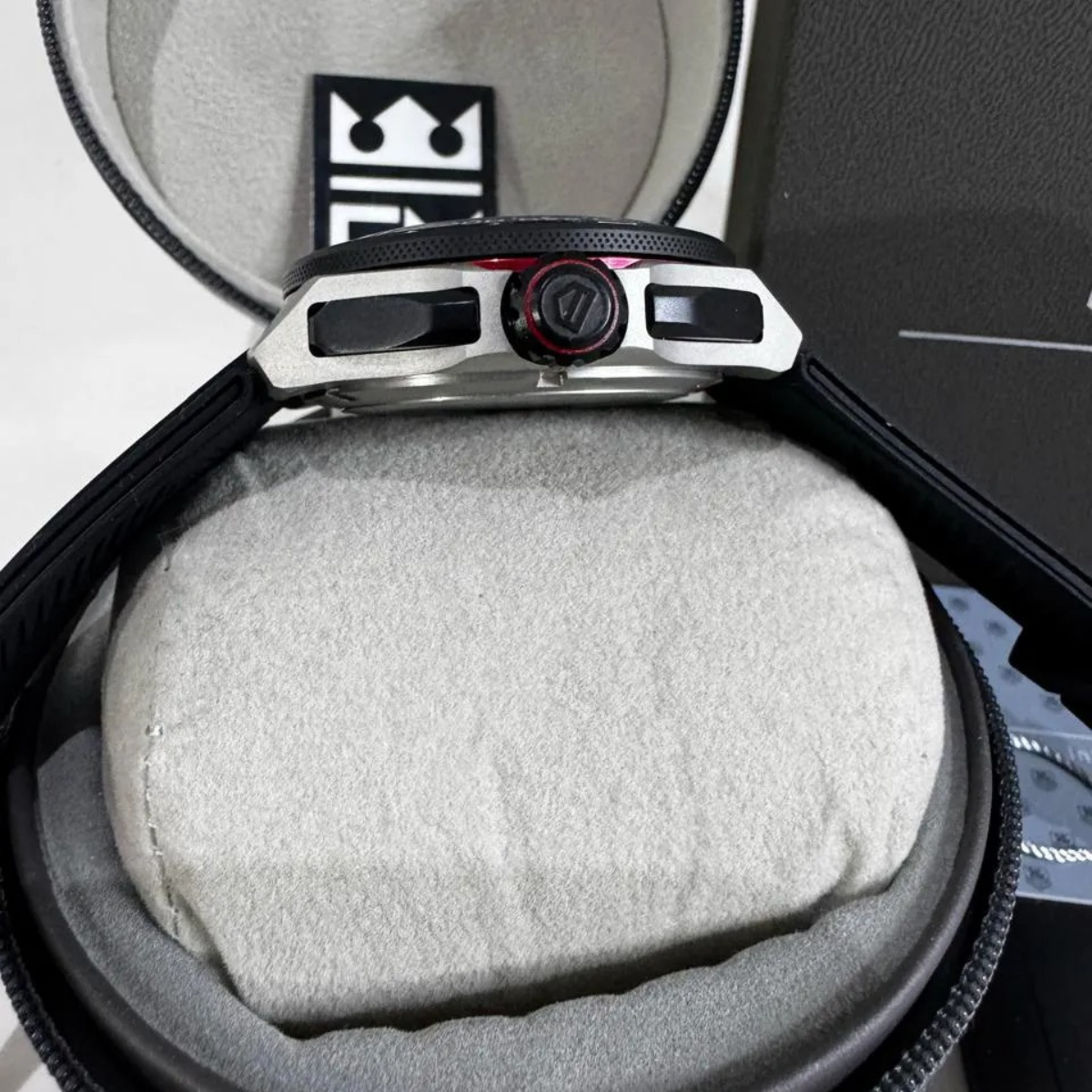 TAG Heuer Formula 1 Automatik Chronograph – Schwarz Rot