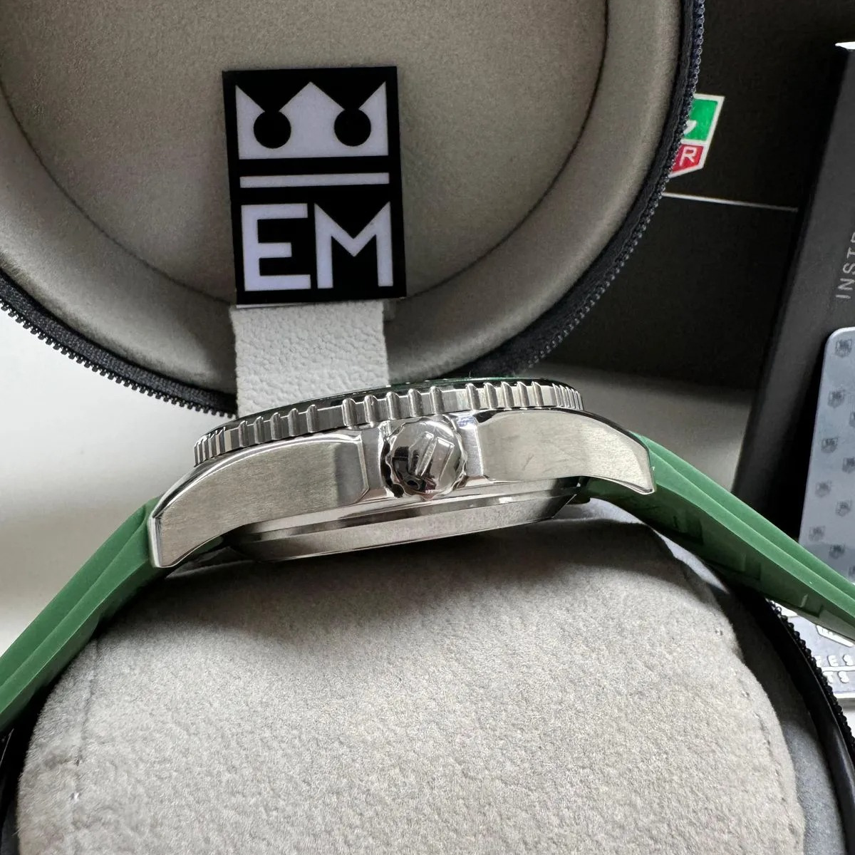 TAG Heuer Aquaracer Grün Chronometer 300M Kautschukband