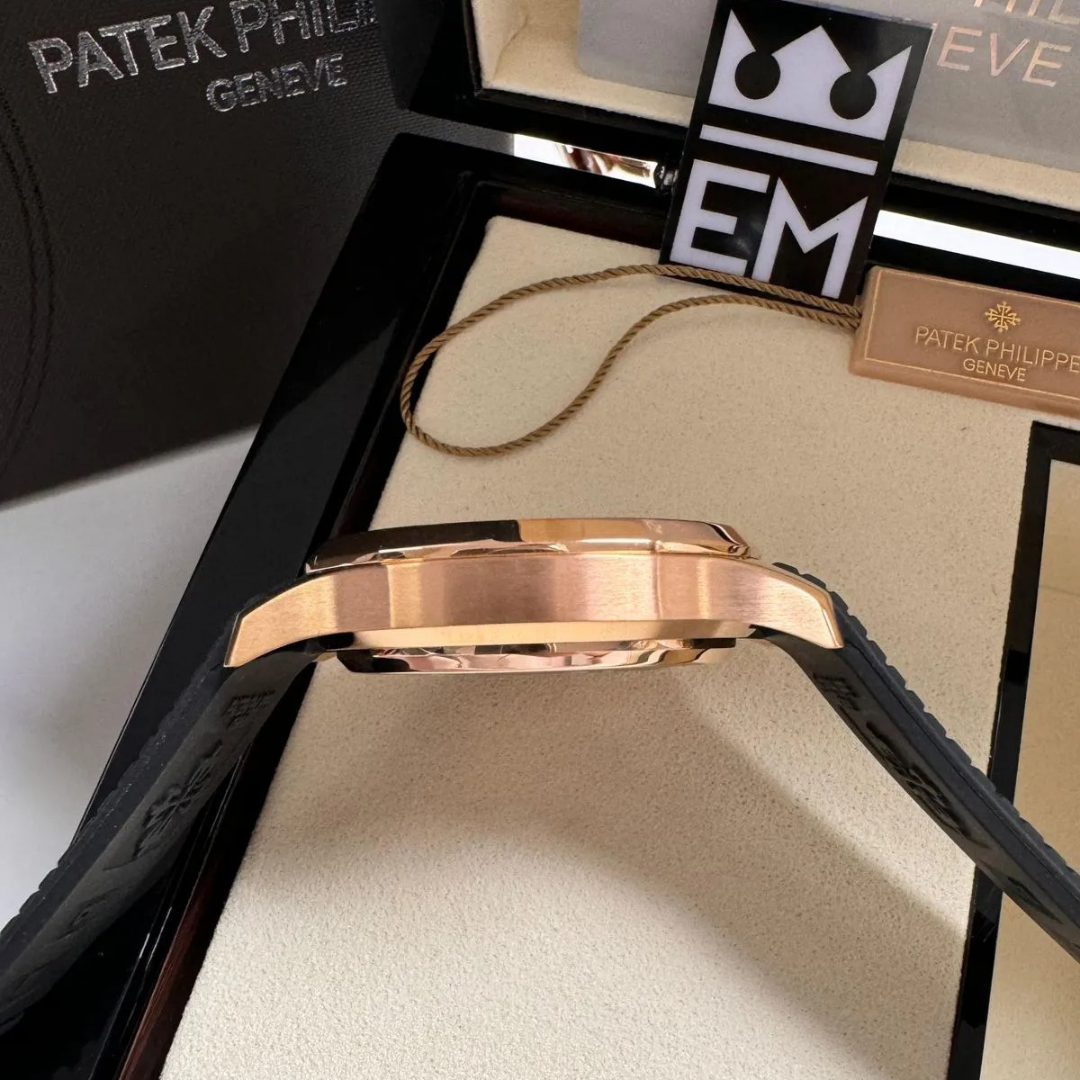 Patek Philippe Aquanaut Roségold Schwarz Automatik