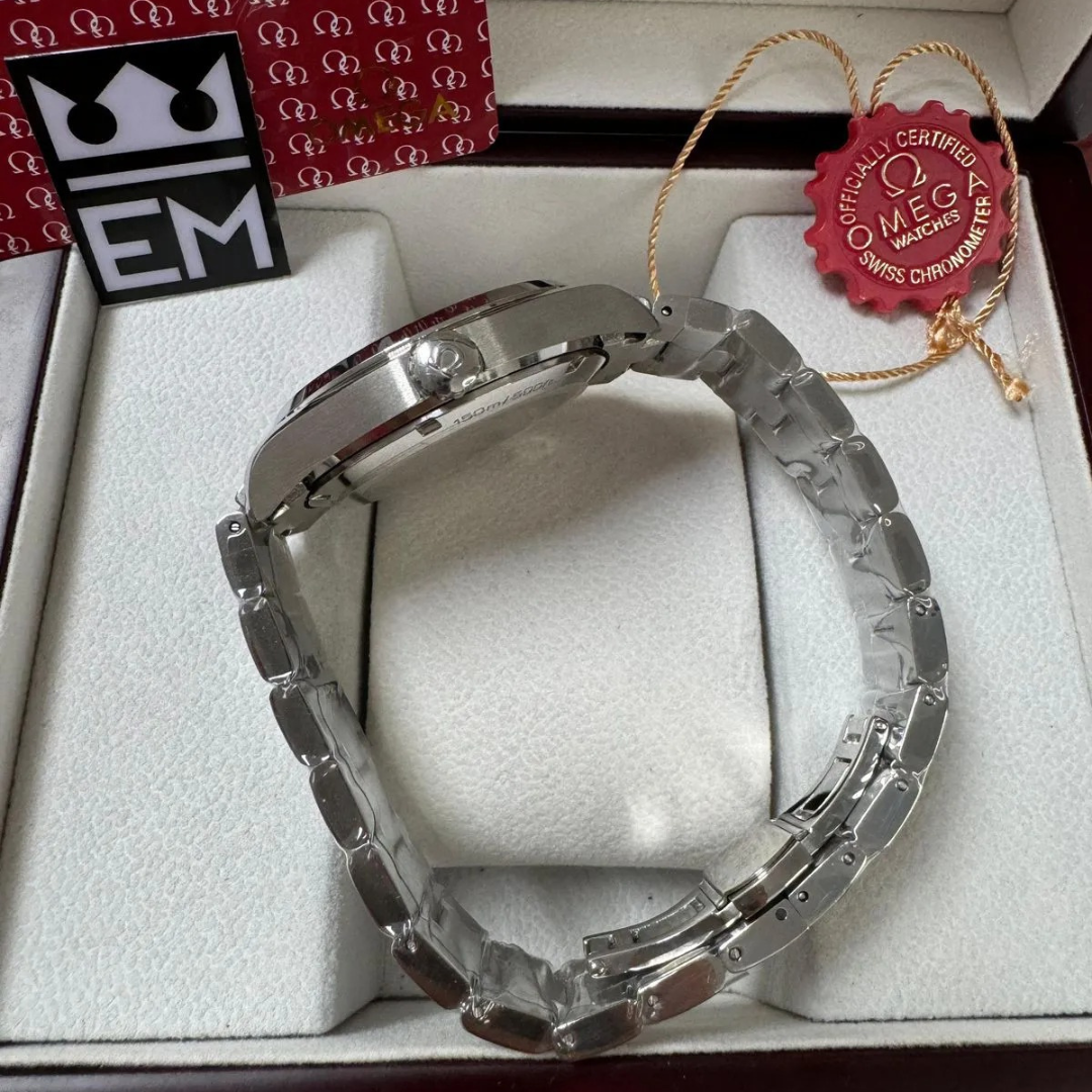 Omega Seamaster Aqua Terra > 15.000 GAUSS (Schwarzes/Zifferblatt in Gelb)