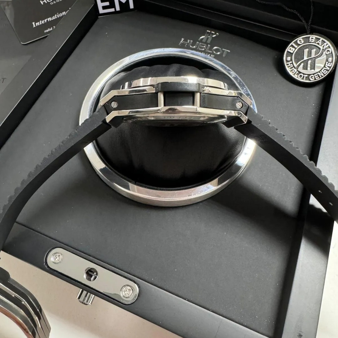 Hublot Big Bang Classic Silber Carbon