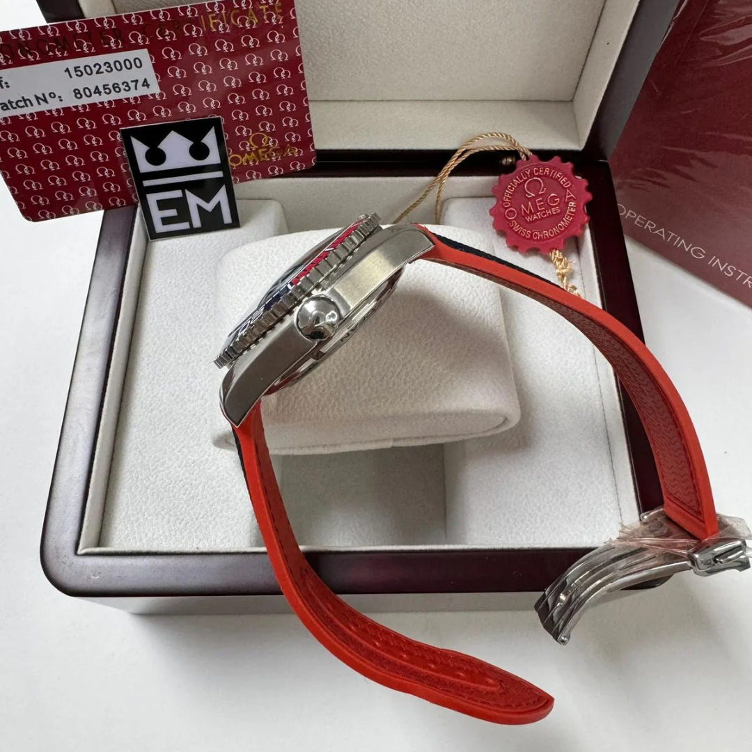 Omega Seamaster Planet Ocean „Co-Axial Master Chronometer“ – Blau/Rot | Textilarmband