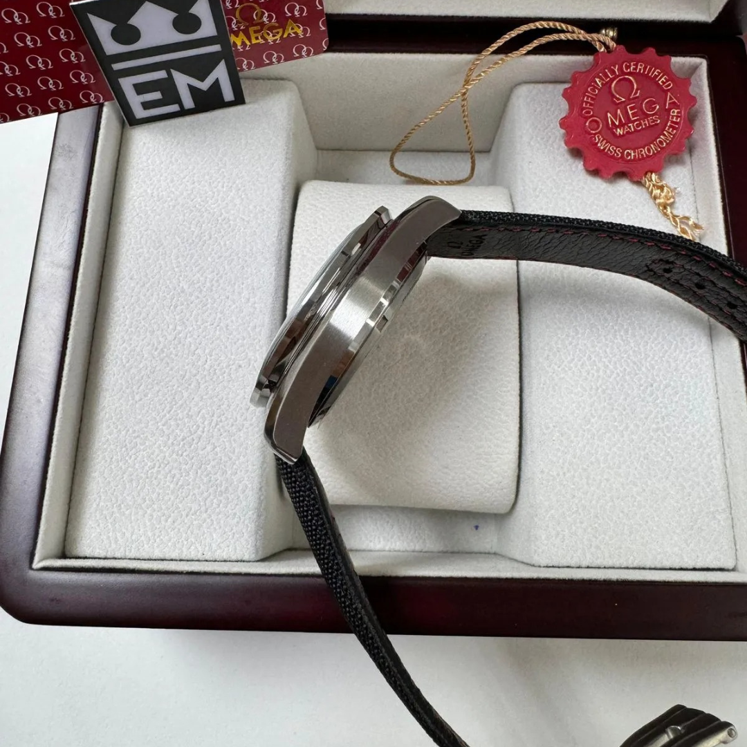 Omega Speedmaster Professional Moonwatch – Schwarz | Chronograph