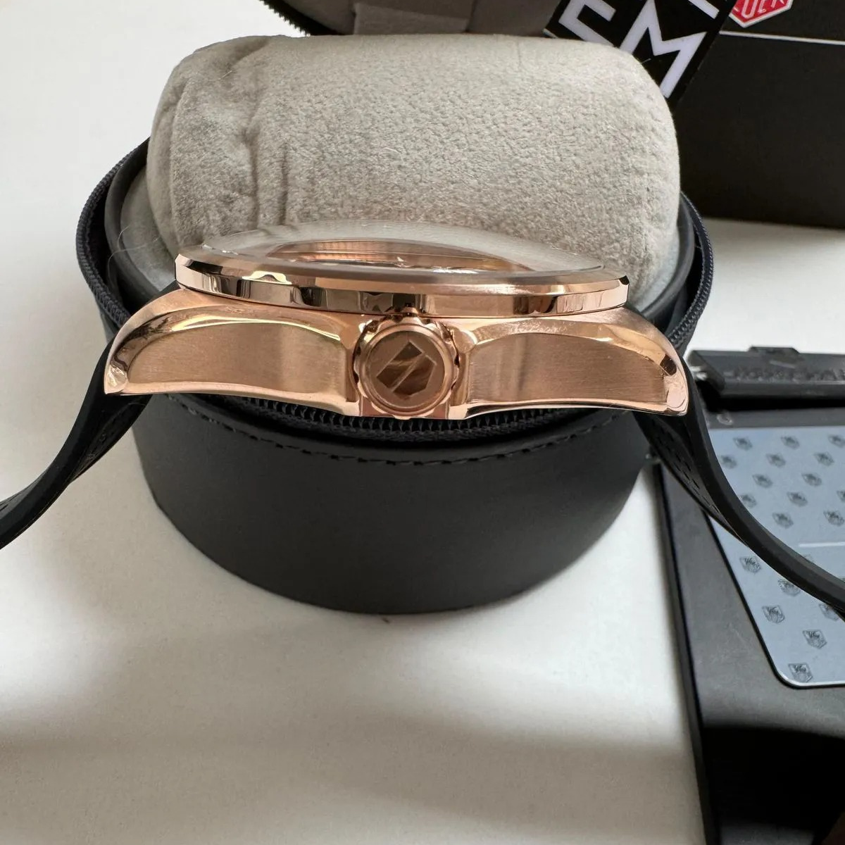 TAG Heuer Carrera Pendulum Roségold – Schwarzes Zifferblatt