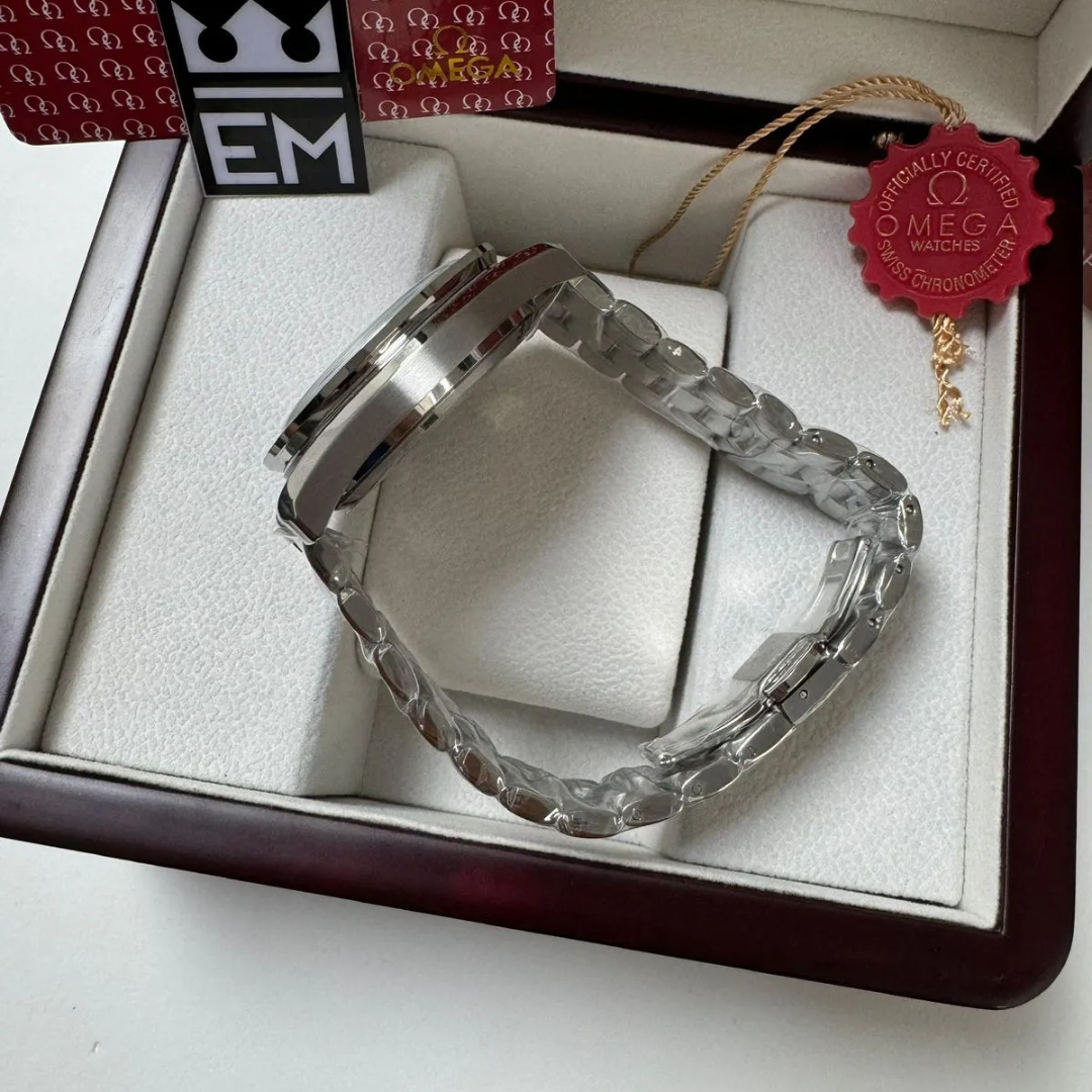 Omega Speedmaster Co-Axial Weiß/Schwarz – 42 mm Lederband