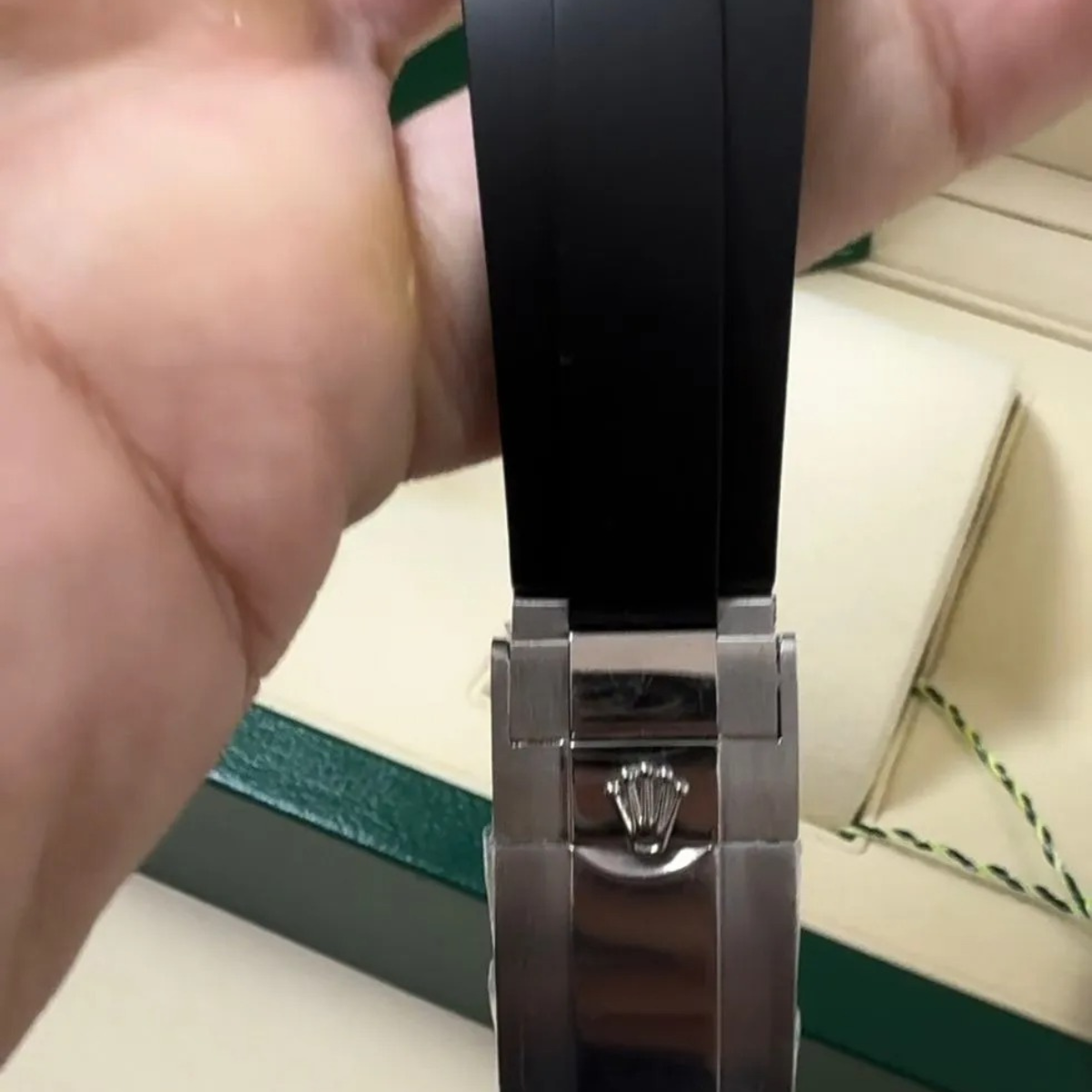 Rolex Yacht-Master 42 – Schwarzes Zifferblatt – Oysterflex